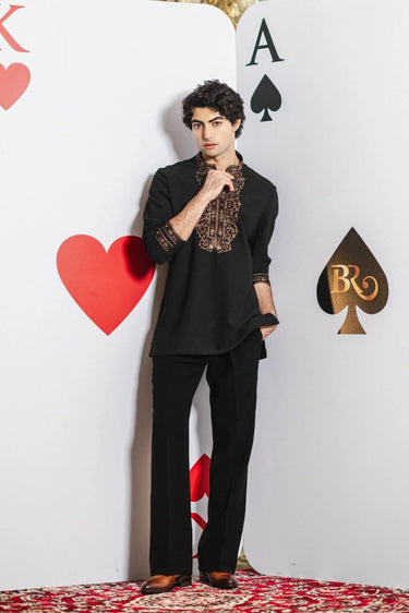 Earth Loom Black Kurta – Black with Aari Thread Embroidery