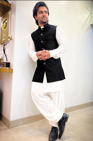 Shoaib Ibrahim in Our Kurta Pajama Waistcoat Set - Bharat Reshma