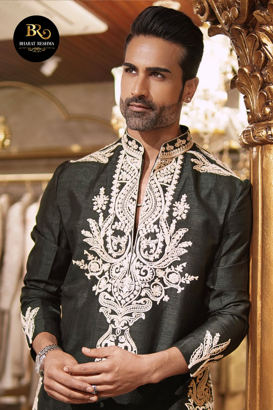 Black Kurta Set embellished with Resham Embroidered