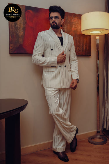 Manish Paul exudes elegance in an ivory double-breaste Suit