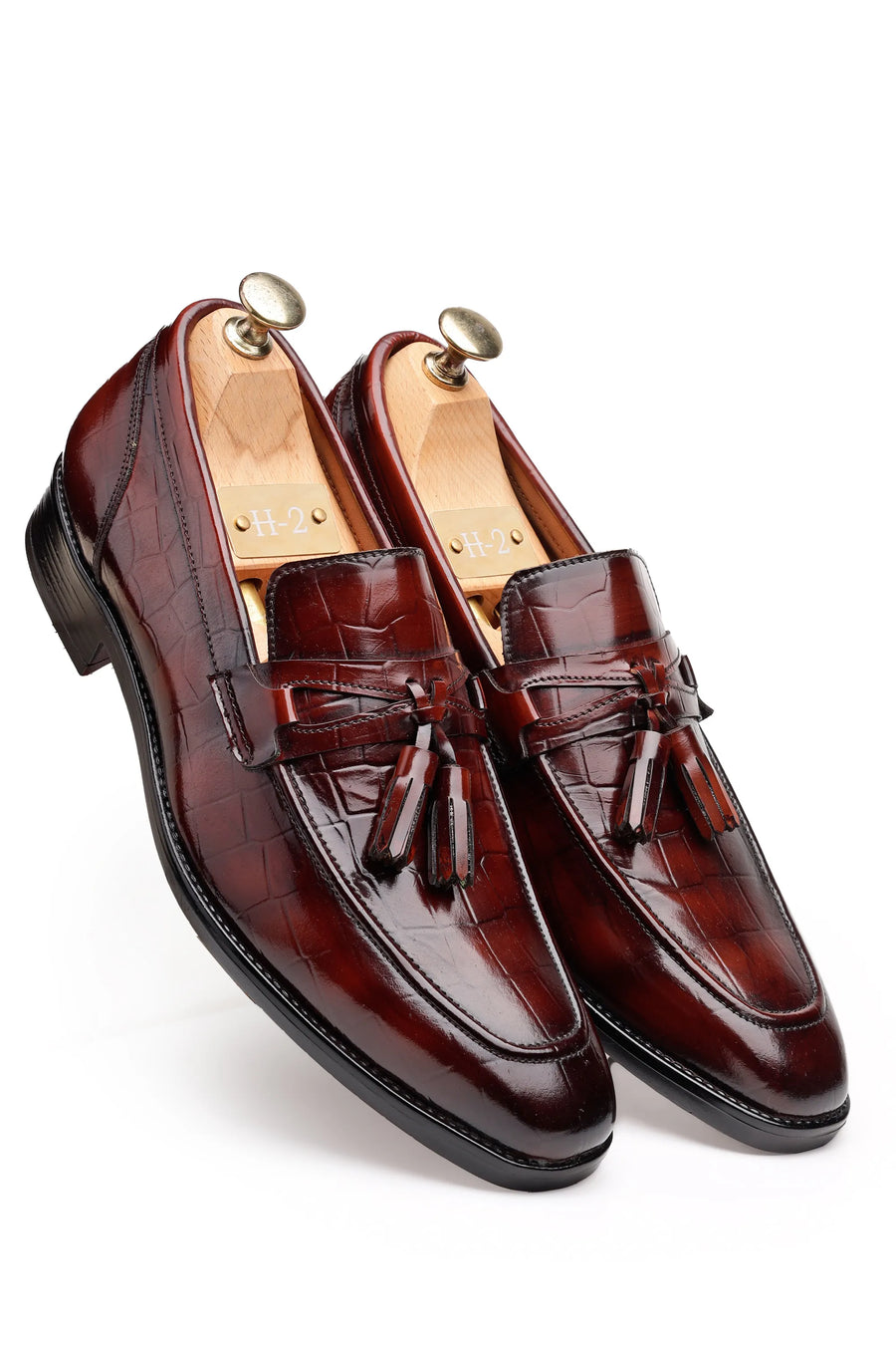 Black Leather Loafers with Croc-Pattern & Tassel Design