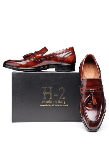 Black Leather Loafers with Croc-Pattern & Tassel Design