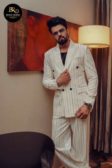 Manish Paul exudes elegance in an ivory double-breaste Suit