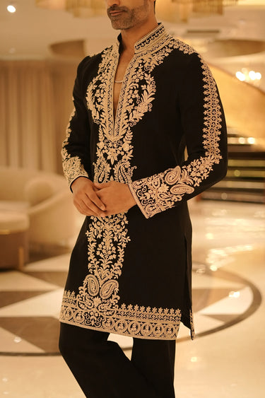 Siyah Black Embroidered Kurta Set – Traditional & Stylish