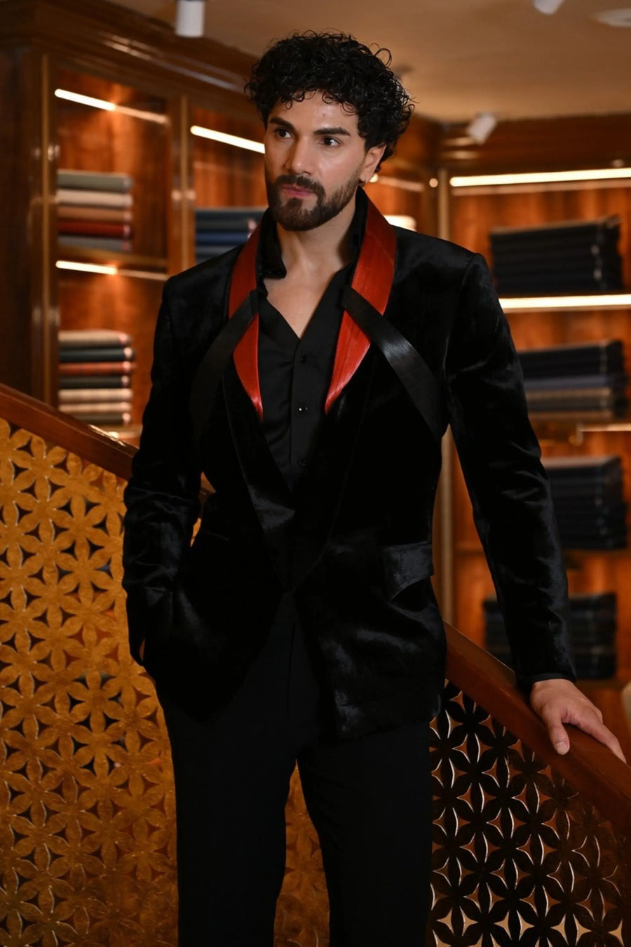 Black & red metallic harness Tuxedo