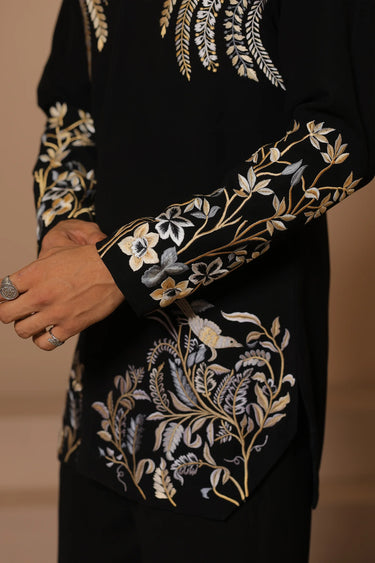 Black Palm Bloom Kurta Set - Bharat Reshma